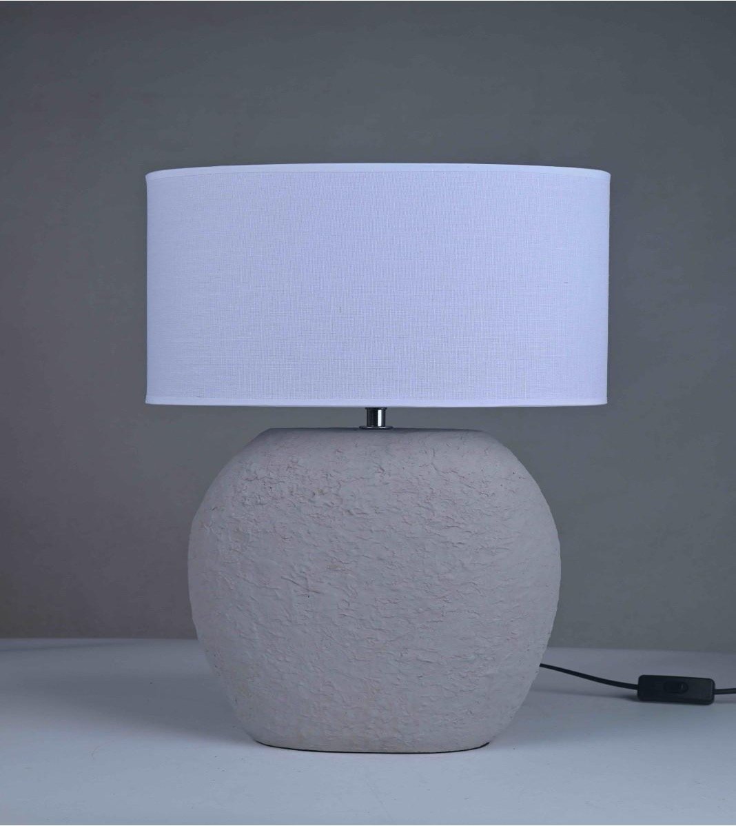 Lampe à poser en ciment Danny Home